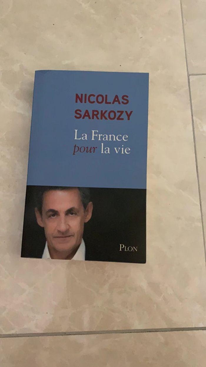 Nicolas Sarkozy - photo numéro 1