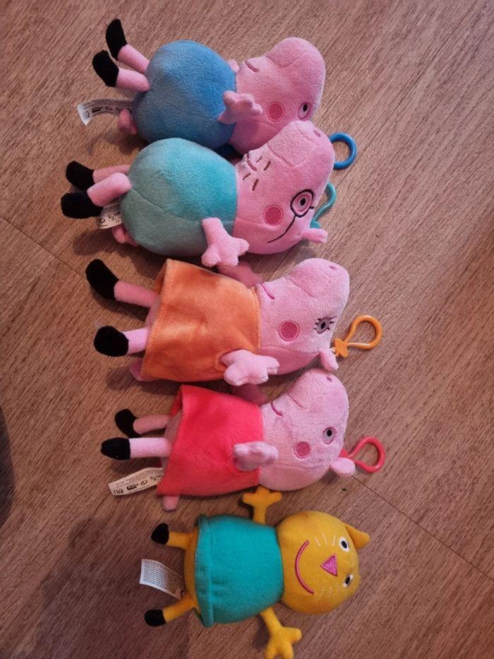 Lot de peluches Peppa pig - photo numéro 1