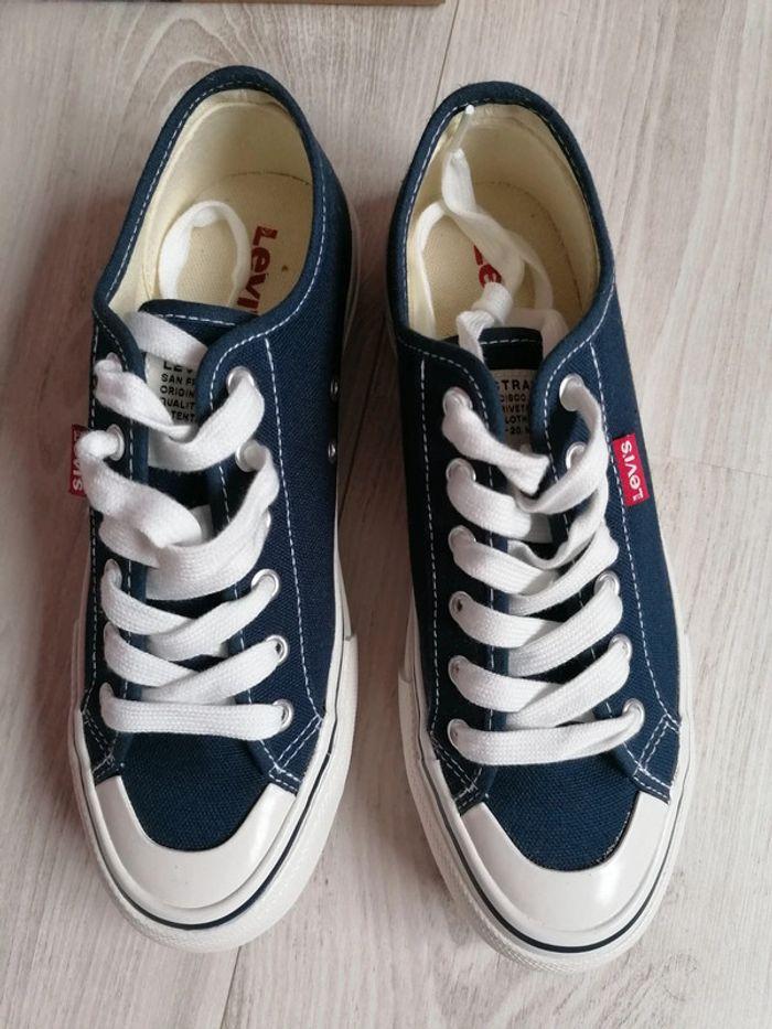 Chaussures Levi's
Pointure 38
Neuves jamais portées - photo numéro 1