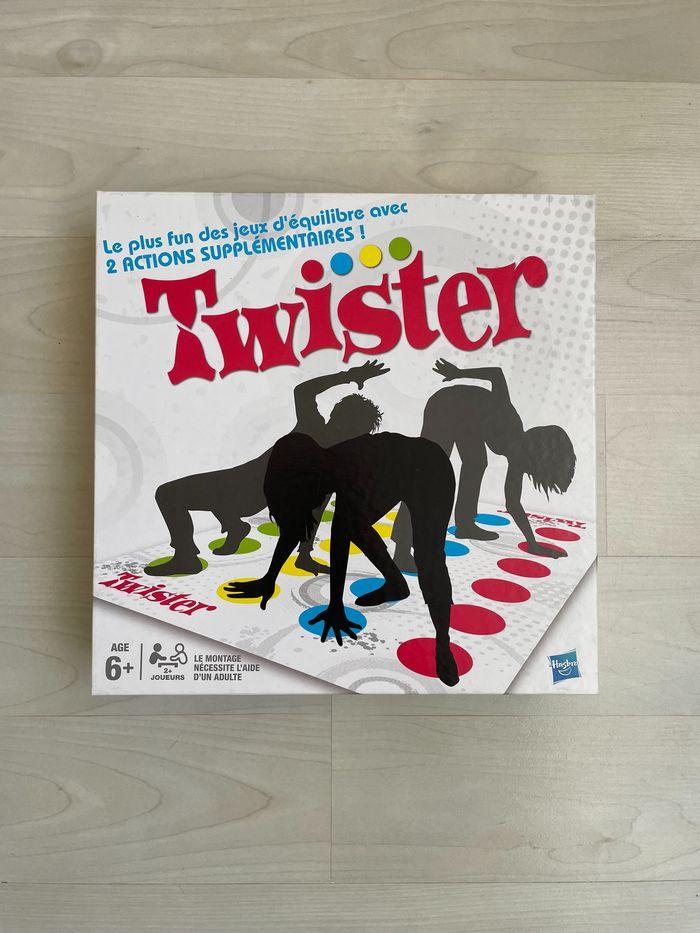 Jeu Twister le plus acrobatique des jeux d’équilibre - photo numéro 2