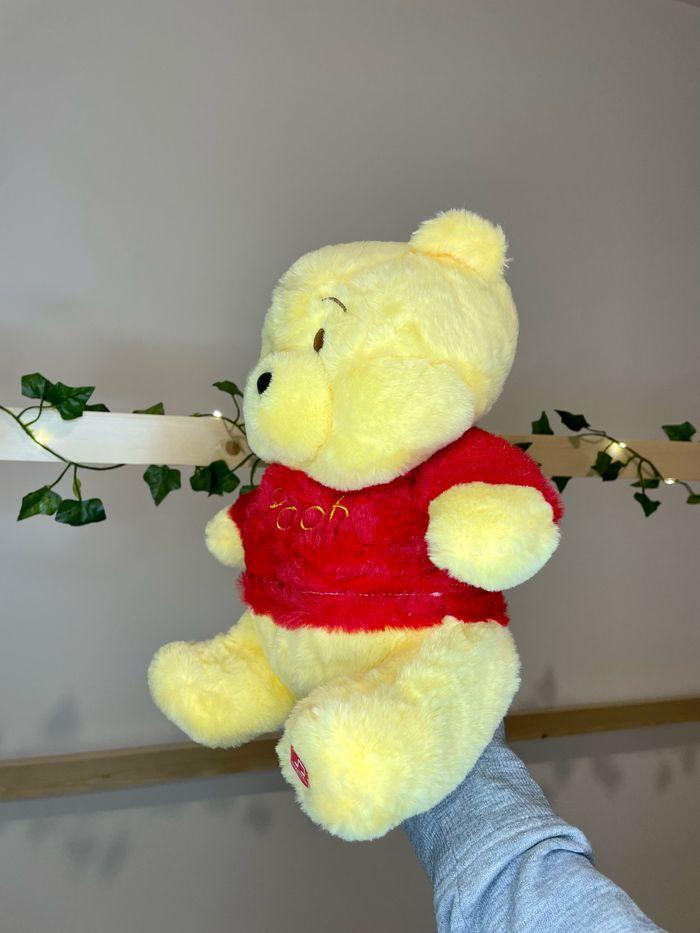 Peluche lumineuse respirante Disney Winnie L’ourson - photo numéro 10