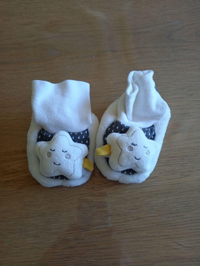 Lot chaussons naissance - photo numéro 1