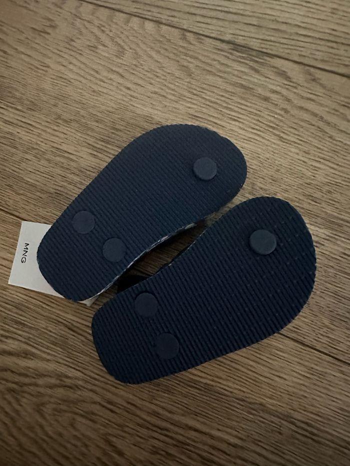 Tongs neuves Mango bleues fleuries avec élastique arrière T 21 - photo numéro 3