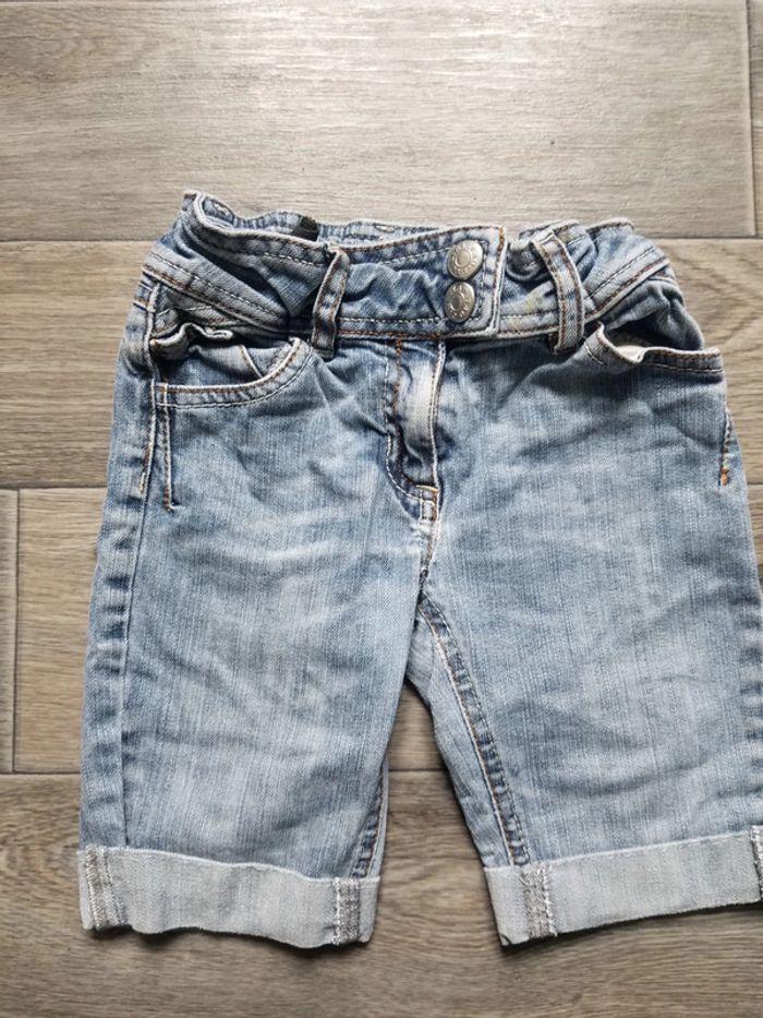 Short cousu main taille 5 ans bon état TAO - photo numéro 1