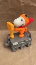 McDonald's 2019 - figurine Snoopy NASA engin spatial à roulettes - Happy meal 8cm