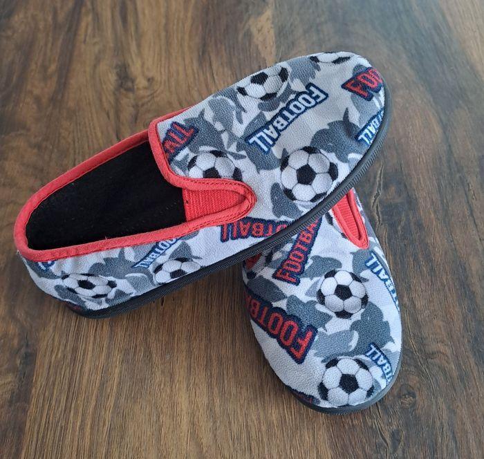 Chaussons ou pantoufles garçons football Tissaia taille 31 - photo numéro 2