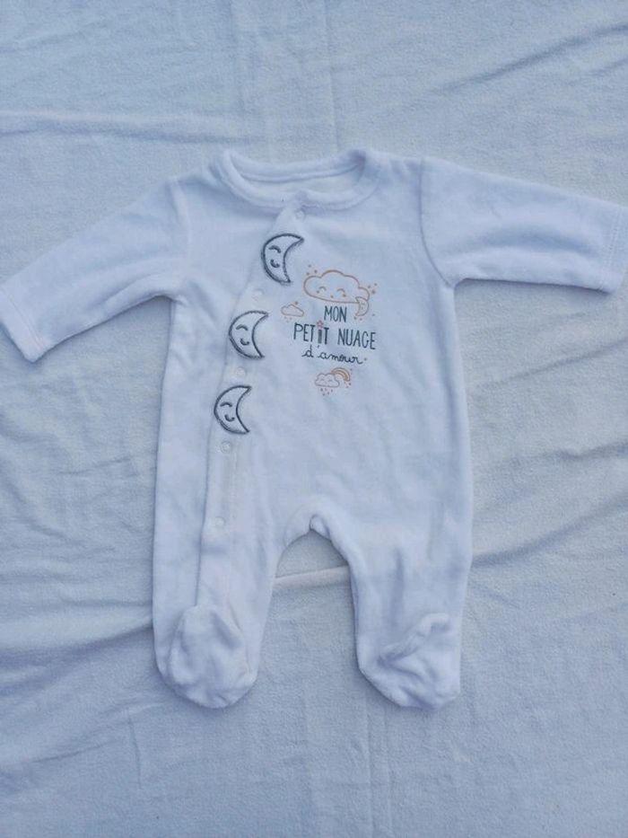 Lot de vêtements taille naissance - photo numéro 4