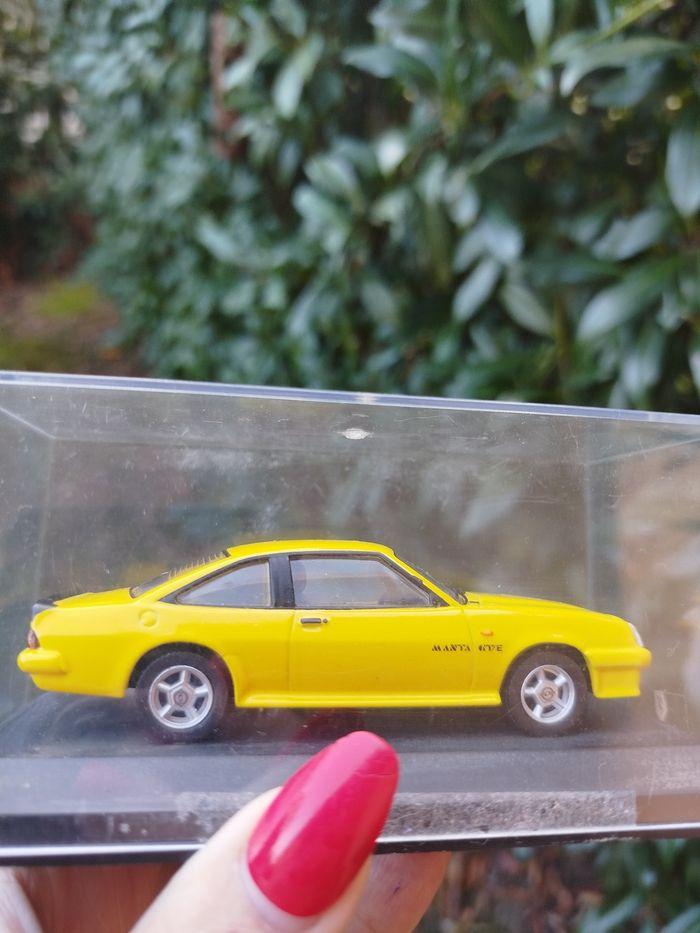 Voici ture Collection OPEL MANTA GT E 1982 - photo numéro 8