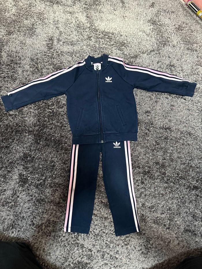 Ensemble adidas gilet + leeging taille 98cm - photo numéro 2