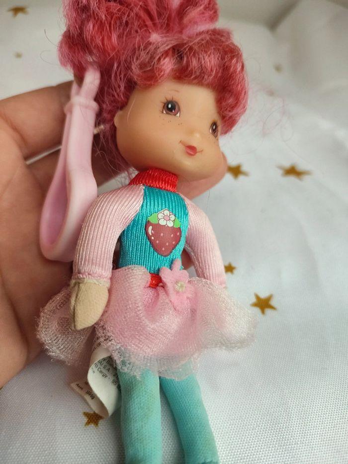 Charlotte fraise poupée doll figurine porte clef clé 2007 bandai strawberry shortcake rose pink - photo numéro 4