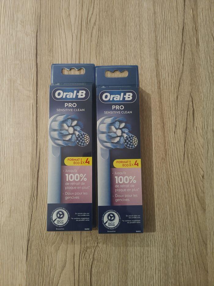 Lot de 8 brossettes oral b