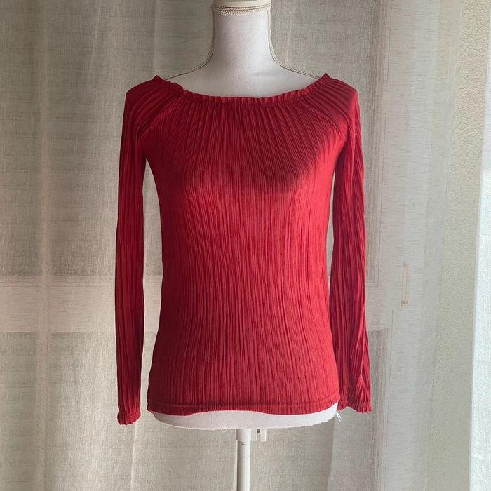 T-shirt manches longues rouge un peu transparent - photo numéro 1