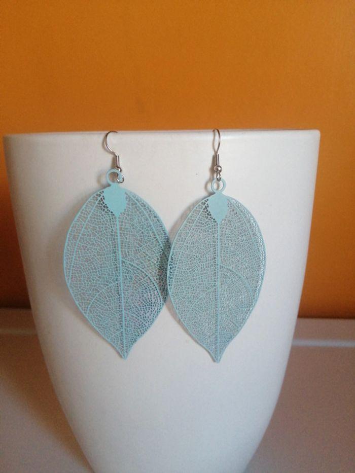 🌸Boucles d'oreilles feuilles bleu clair"Mango" 🌸 - photo numéro 2