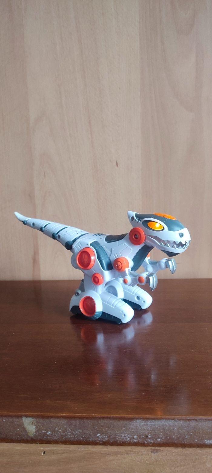 Robot dinosaure - photo numéro 1