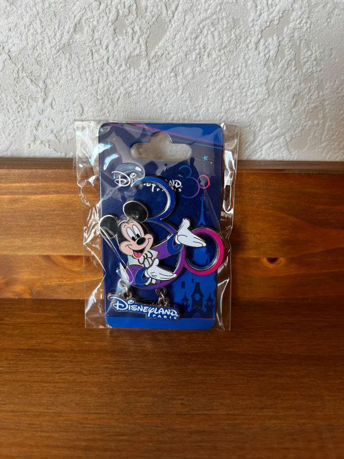 Pin’s Mickey du 30ème anniversaire Disneyland Paris - photo numéro 3