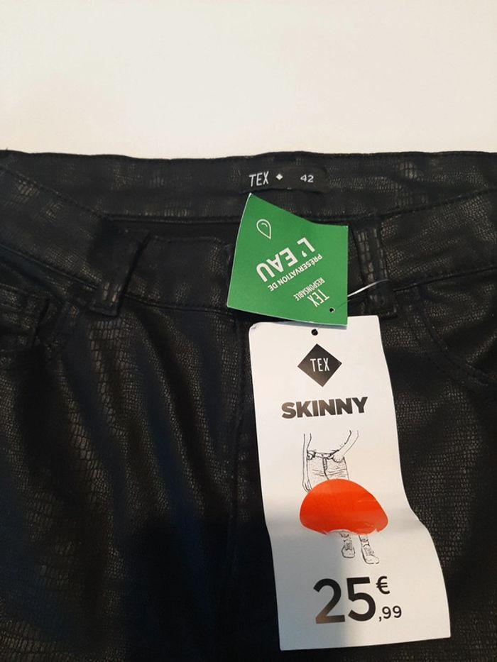 Pantalon skinny noir neuf 42 TEX - photo numéro 3