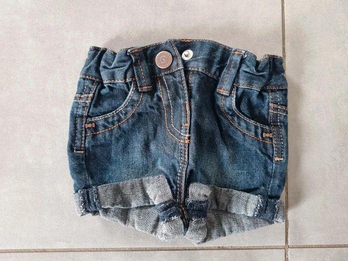 Short en jean 1 mois - photo numéro 1