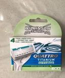 Lot de 4 Lames de rasoir WILKINSON Quattro Titanium Sensitive neufs dans emballage