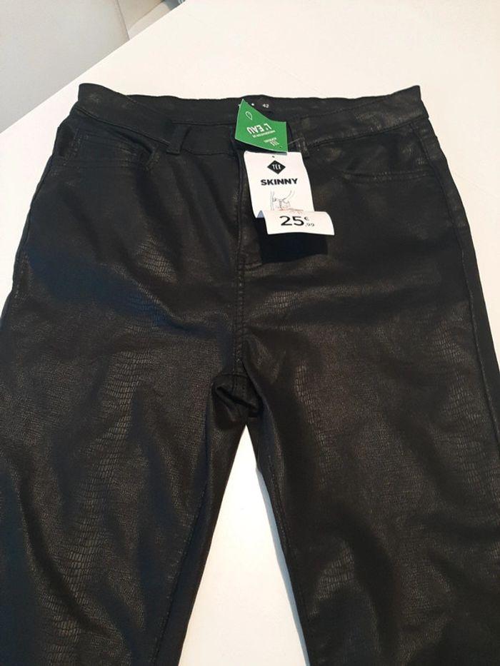 Pantalon skinny noir neuf 42 TEX - photo numéro 2