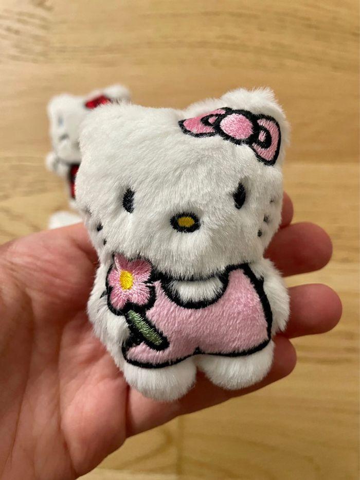 Lot de 4 pin’s Hello Kitty - photo numéro 4