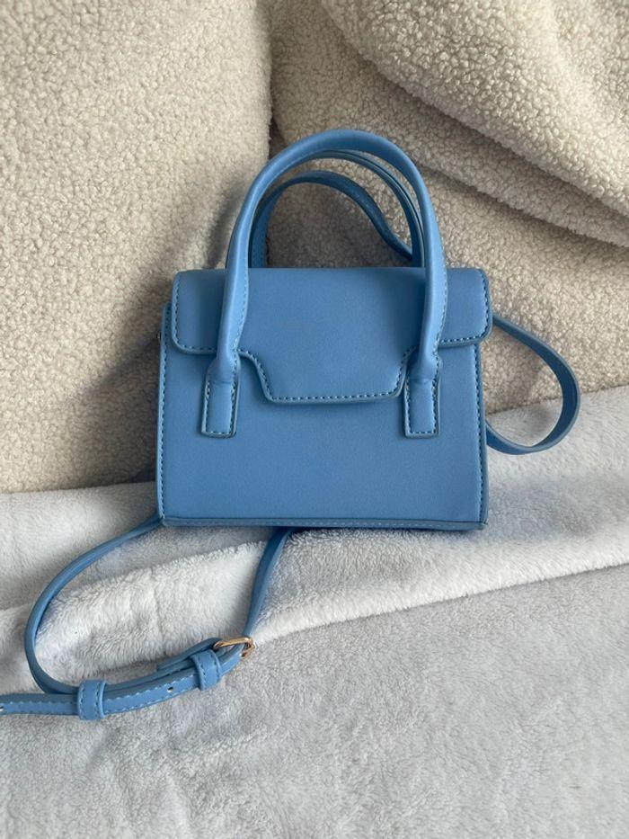 Sac bleu à bandoulière