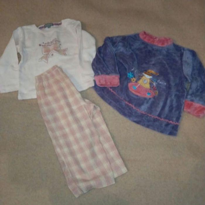 Divers pyjamas taille 2 ans