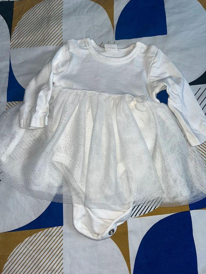 Robe body 1 mois - photo numéro 1