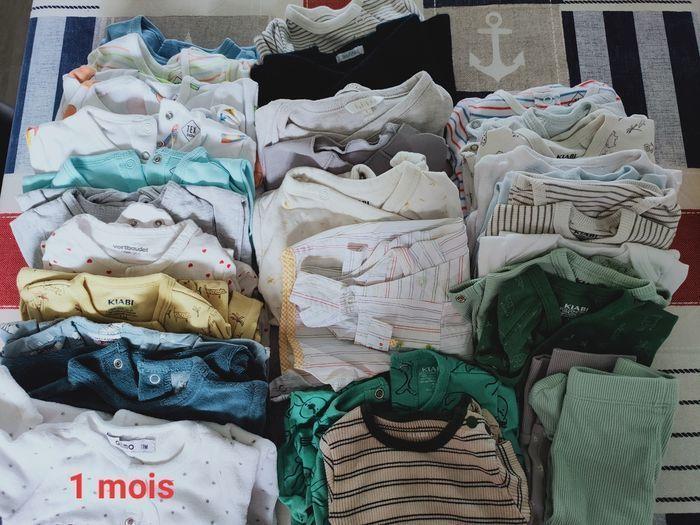 Lot vêtements 0/1 mois - photo numéro 1