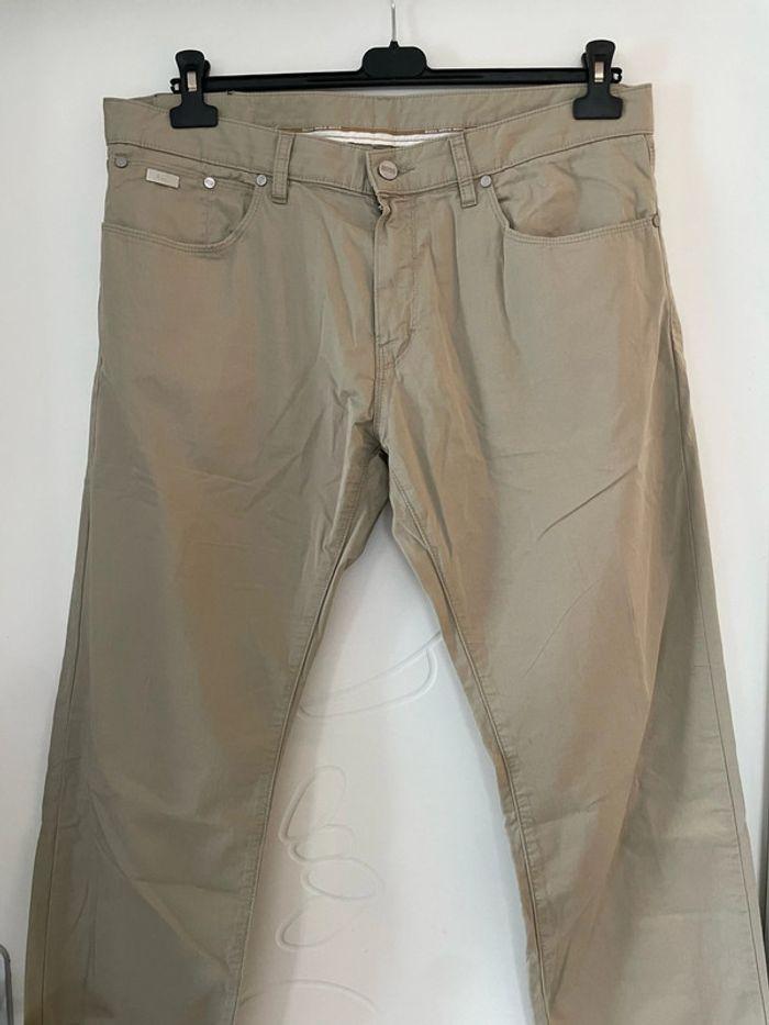 Pantalon beige taille haute coupe droit boss Hugo boss taille W38 L34 soit taille 48 - photo numéro 4