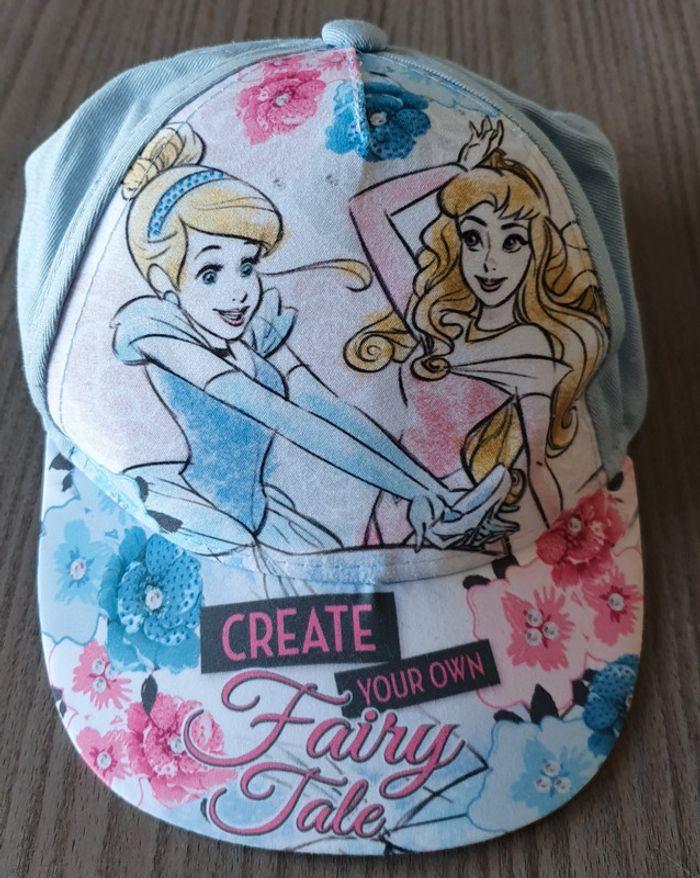 Casquette princesses disney cendrillon et aurore - photo numéro 1