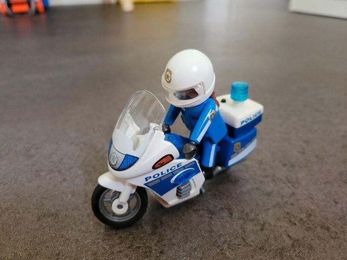 Playmobil 6923 Moto Policier avec Gyrophare - photo numéro 7