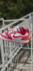 Nike ebernon Low premium white unversity red