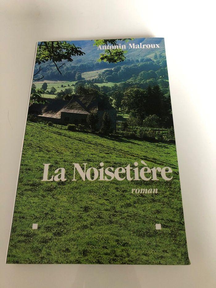 Antonin Malroux - La noisetiere - photo numéro 1