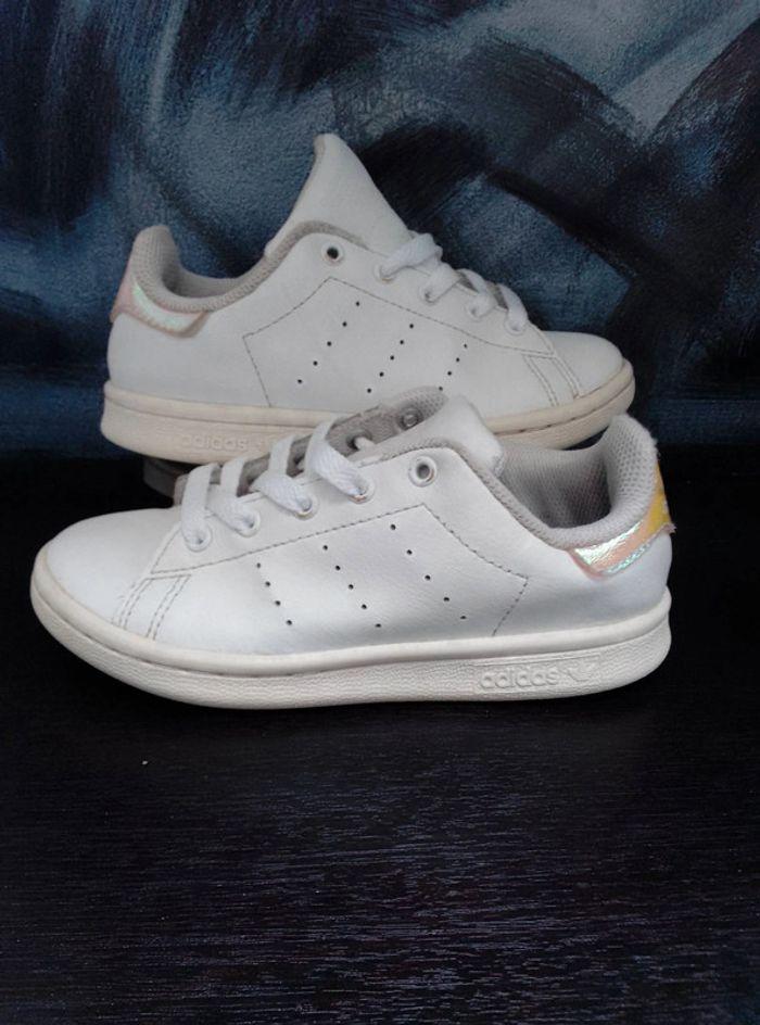 Basket adidas Stan Smith fille pointure 29 - photo numéro 1