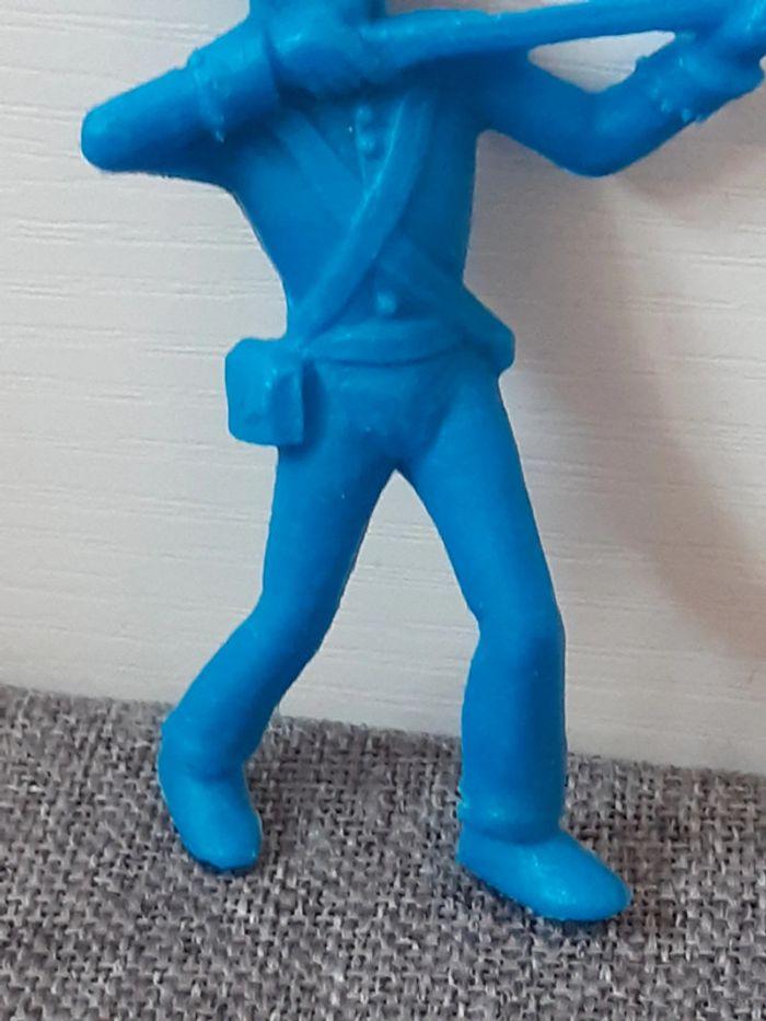 Figurine soldat plastique bleu La roche aux fées - photo numéro 6