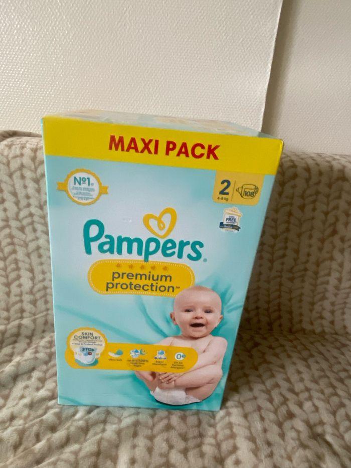 Un Maxi pack couche Pampers taille 2