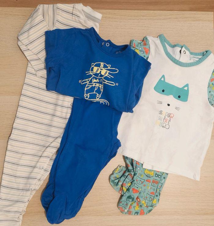 Lot de 3 pyjamas 12 mois - photo numéro 1