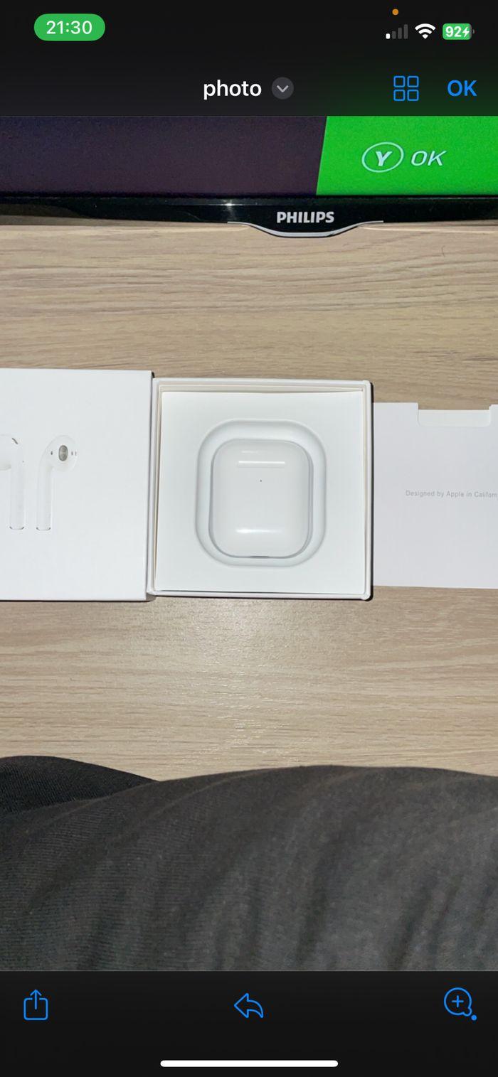 AirPods - photo numéro 1