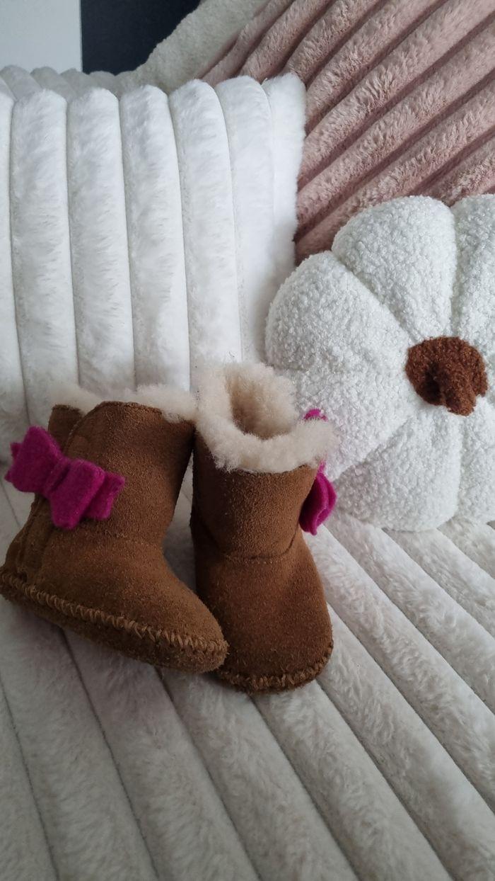 Boots UGG bébé - photo numéro 1