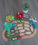 Lot jouet en bois Train avec circuit et vehicules