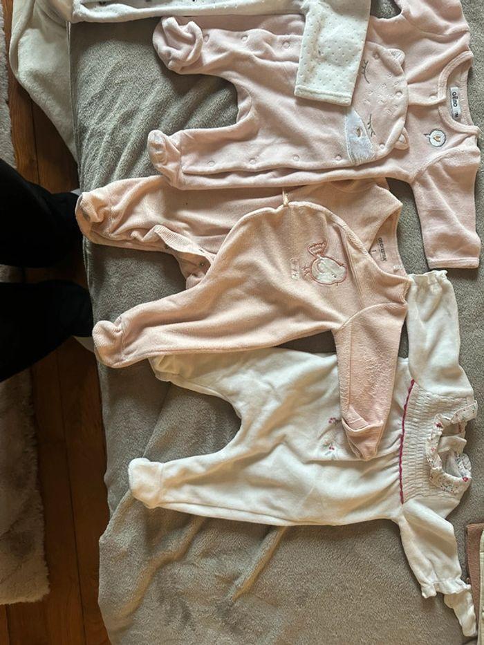 Lot de 5 pyjamas 1 mois - photo numéro 1