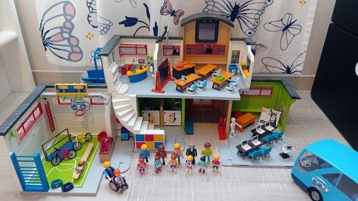 Ecole playmobil  avec extension  ,bus accessoires - photo numéro 2