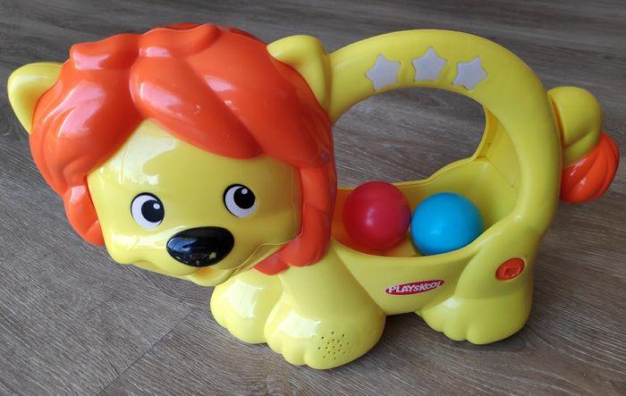 Jeu Playskool Bébé lion à balles multilingue