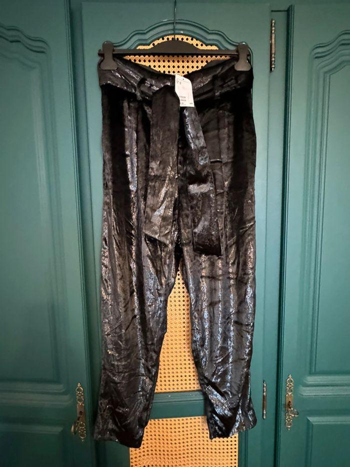 Pantalon velours brillant noir H&M 40 - photo numéro 1