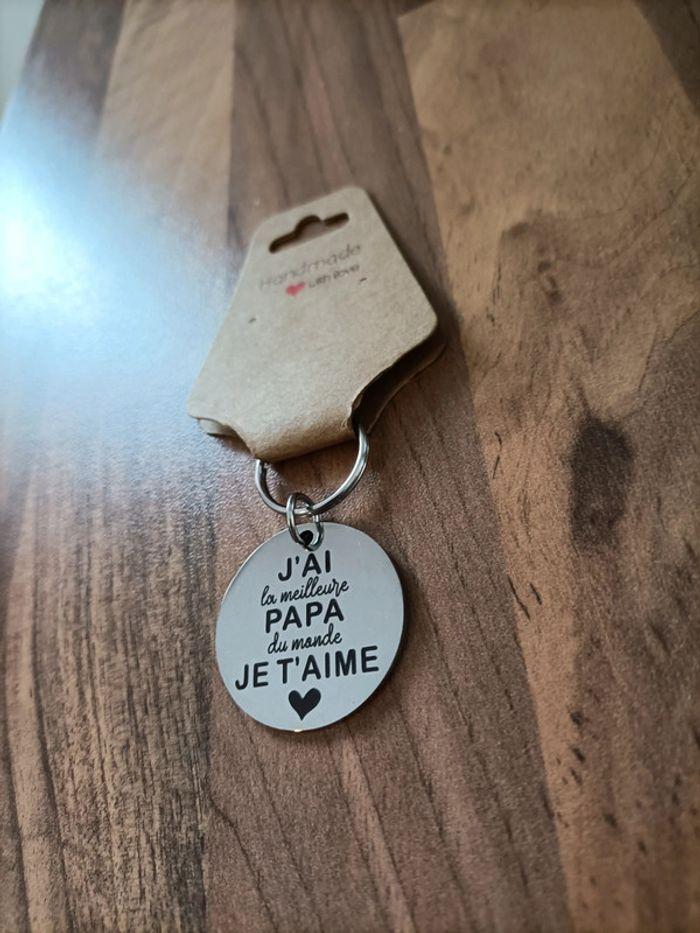 Porte clé neuf " j'ai le meilleur papa du monde. Je t'aime" - photo numéro 2