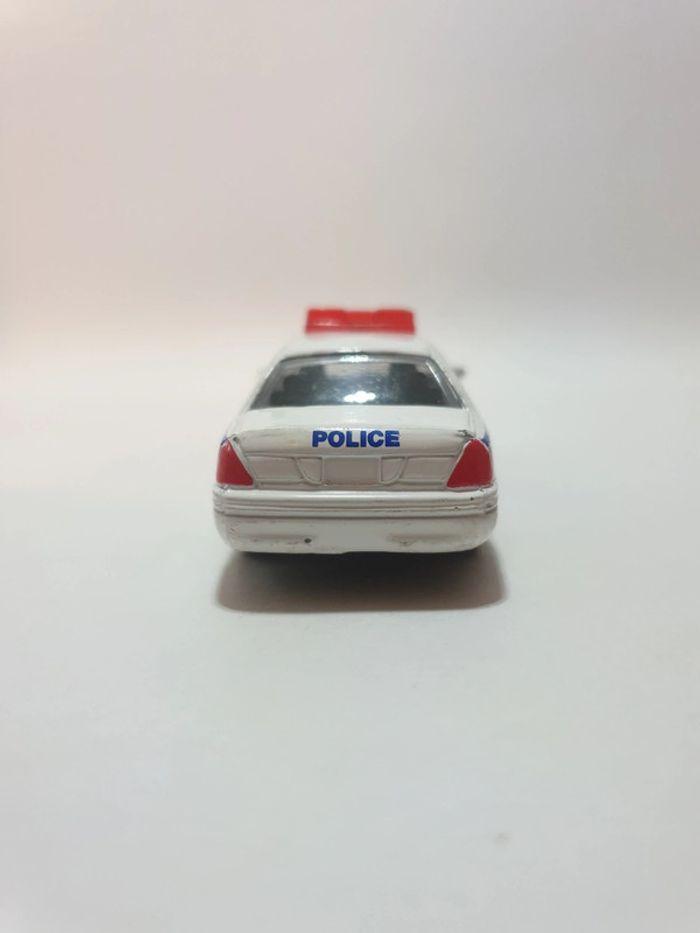 Realtoy Ford Crown Victoria NYPD New York City Police - 1/64 - photo numéro 8