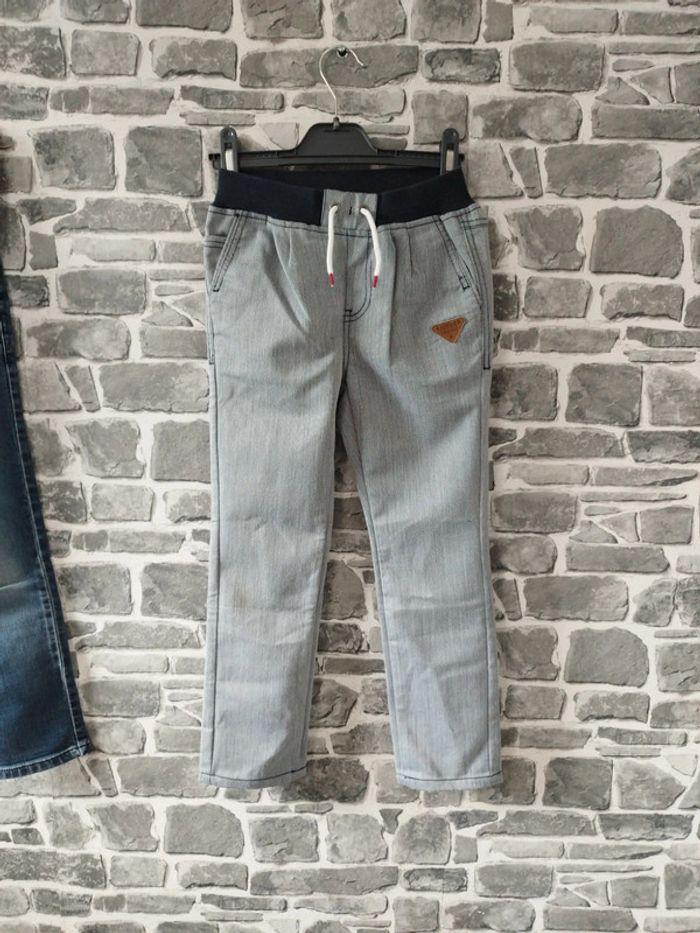 Lot pantalons garçon taille 8ans - photo numéro 2