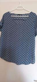 Blouse à motifs, taille 42.