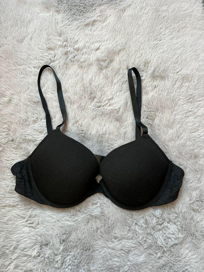 Soutien-gorge noir - photo numéro 1