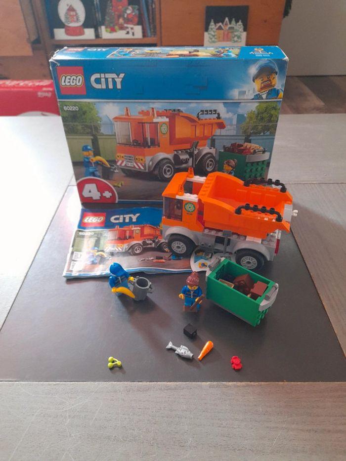 Lego city 60220 - photo numéro 1